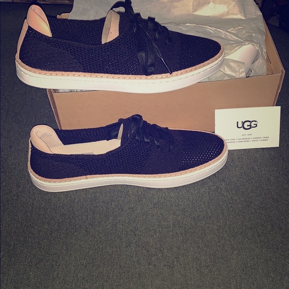 NWT Ugg Pinkett Shoes - Picture 5 of 8